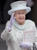 Елизавета II объявила о закрытии собственного бара в королевском дворце