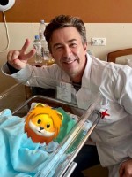 Валерий Сюткин принимает поздравления в связи с рождением сына