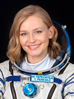Юлия Пересильд дала первое после космического полета интервью